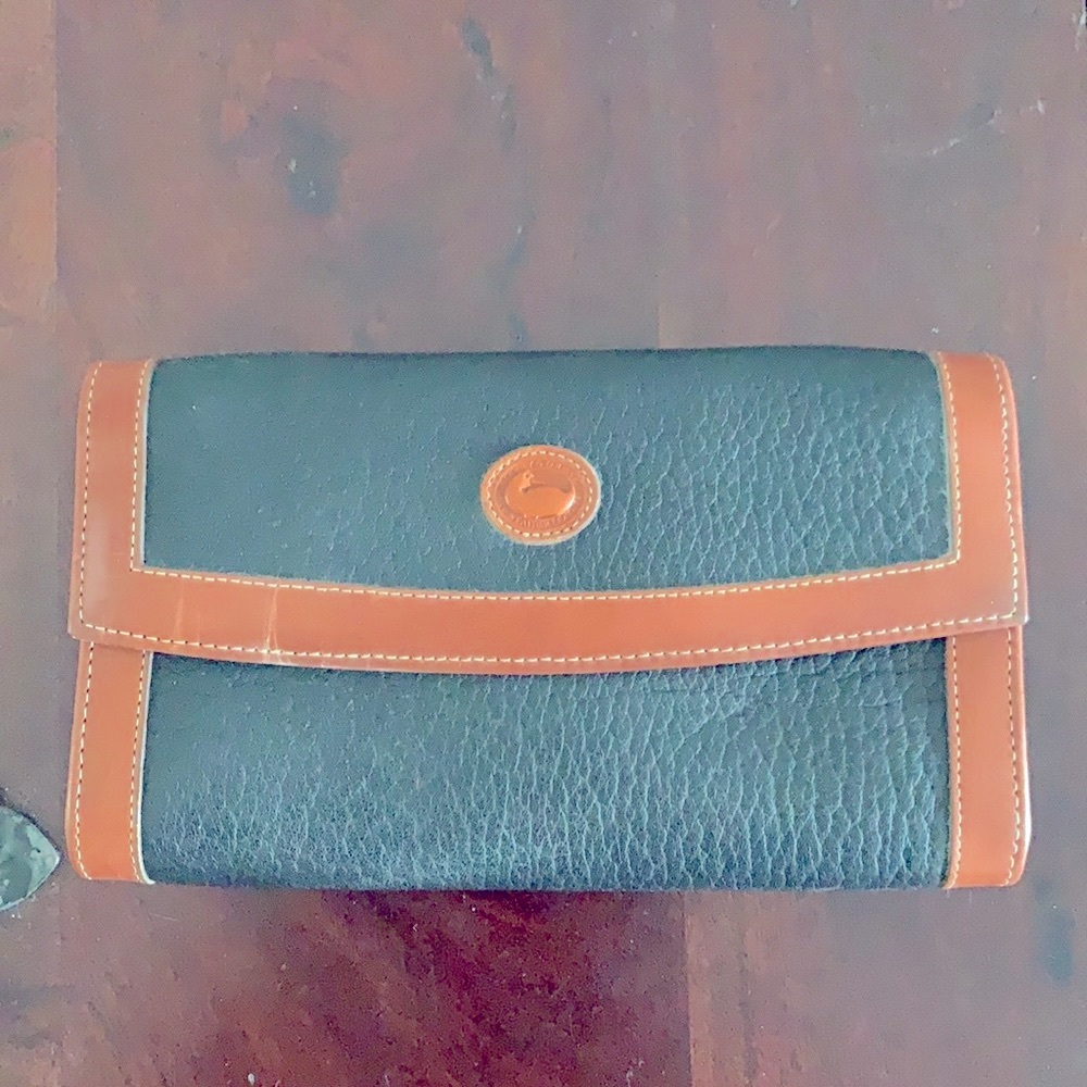 Dooney and Bourke Classic Leather Wallet